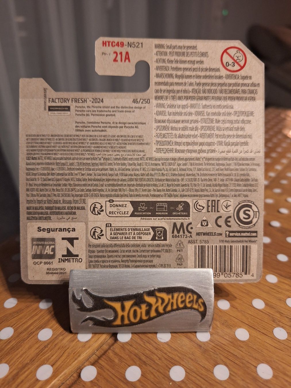 Hot Wheels Factory Fresh 2024 Porsche 911 Carrera RS 2.7 S 4/10