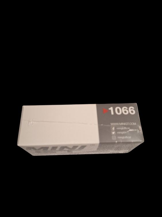 Mini GT #1066 Nissan Skyline GT-R (R32) VeilSide Combat C-I